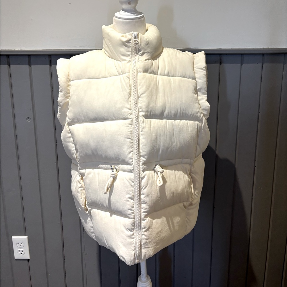 Long White Puffer - Picture 1 of 3